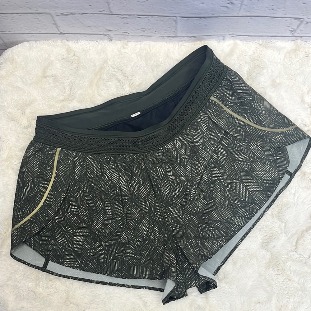 Lululemon Green Patterned‎ Athletic Shorts